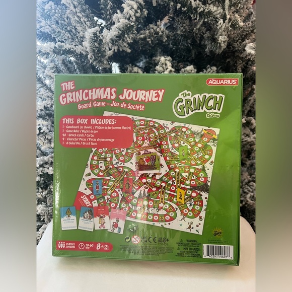 Grinch Gift Bundle – Board Game + 4-Pair Cozy Socks | NEW - Picture 7 of 10